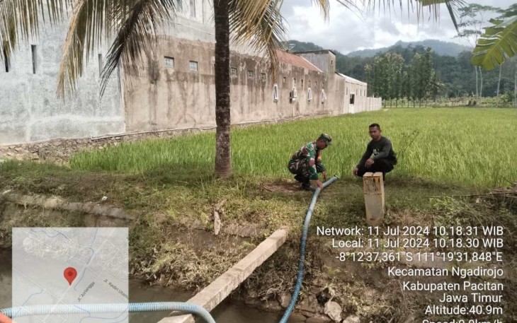 Pengairan tanaman padi warga desa binaan 