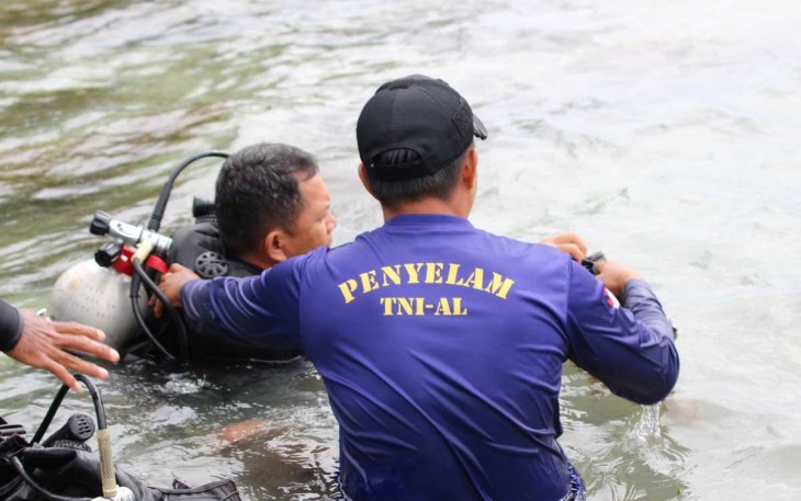 Latihan Scuba Prajurit Koarmada III 