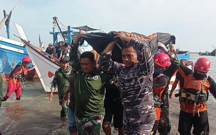 Prajurit Lanal Lhokseumawe evakuasi korban tenggelam