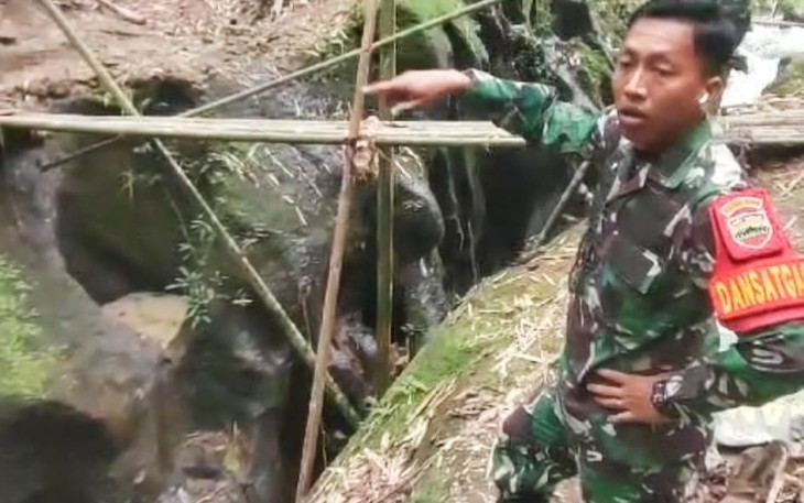 Dansatgas menguji secara langsung kelayakan air untuk sumber utama pompa hidram