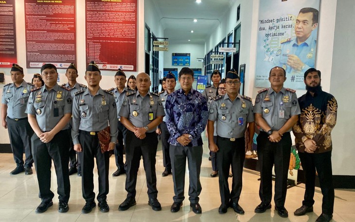 Duta Besar Bangladesh Poto Bersama di Rumah Detensi Imigrasi (Rudenim) Medan.
