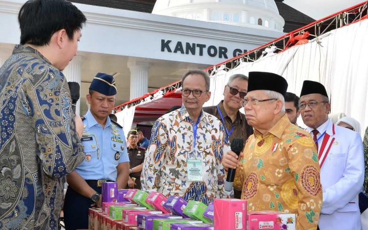 Deputi Bidang Usaha Mikro KemenkopUKM Yulius mendampingi Wapres KH Ma'ruf Amin di Banten