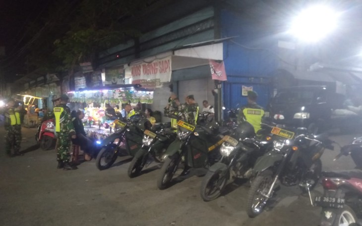 Patroli keamanan personil di wilayah desa binaan 