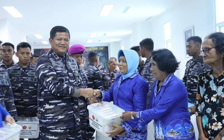 Pangkoarmada III Laksda TNI Hersan 