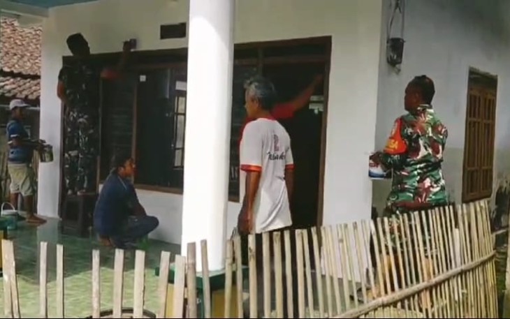 Kerja bakti sarana ibadah di wilayah binaan