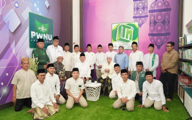 Foto bersama PWNU Jawa Timur, Selasa (10/12)