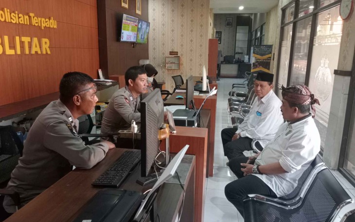 Sekretaris DPC PKB Kabupaten Blitar Lapor Pemberitahuan ke SPKT Polres Blitar Terkait Legalitas Kepengurusan Partai (Foto : Faisal NR / Klikwarta.com)