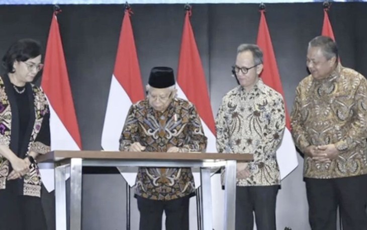 Wapres RI KH Ma'ruf Amin saat membuka Perdagangan BEI Tahun 2024 di Jakarta, Selasa (2/1)