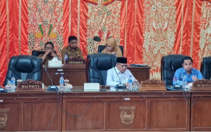 Ketua DPRD Pasbar Buka Paripurna Penyampaian Laporan Pansus Terhadap Ranperda RPJPD Tahun 2025-2045