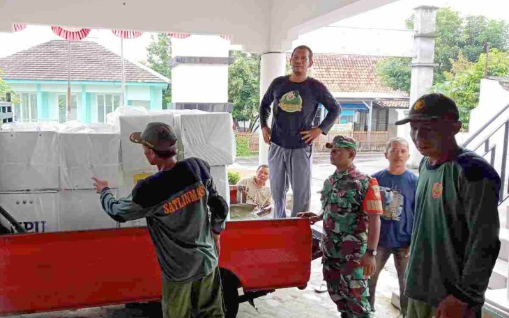 Pendistribusian logistik pemilu di Desa Winong