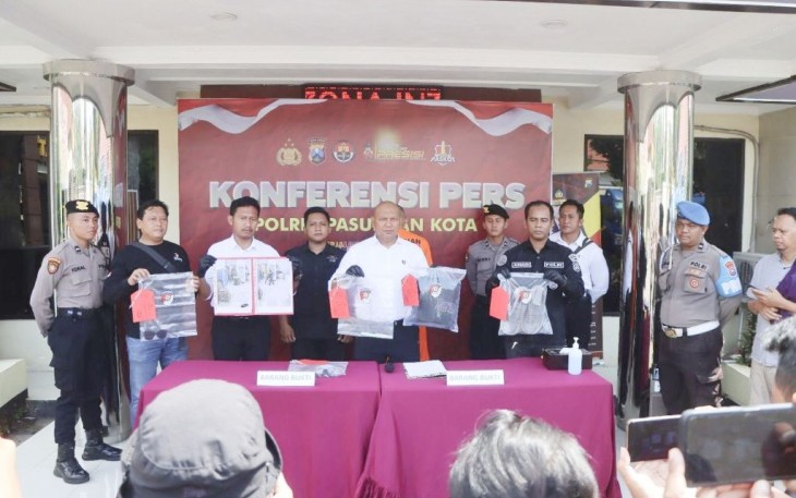 Kasat Reskrim Polres Pasuruan Kota AKP Rudy saat press conference, Selasa (5/3)