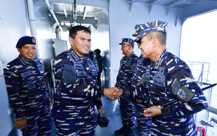 Kasal Laksamana TNI Muhammad Ali disambut Pangkolinlamil Laksda TNI Hudiarto Krisno Utomo 