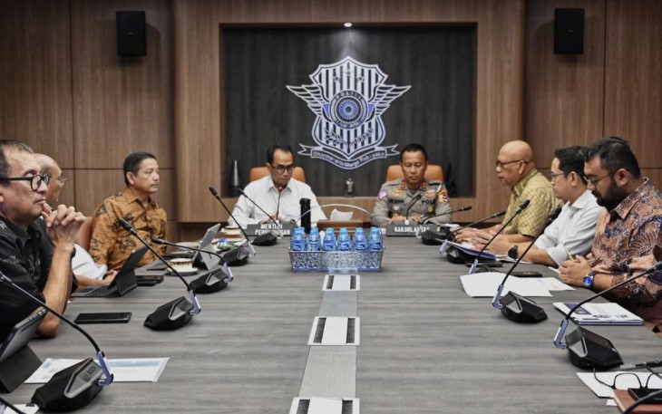 Menhub Budi Karya Sumadi saat rapat bersama Kakorlantas Polri Irjen Pol Aan Suhanan 