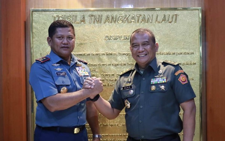 Pangkoarmada III Laksda TNI Hersan bersama Wairjen TNI Mayjen TNI Alvis Anwar, Selasa (21/5)