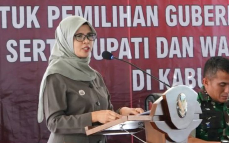 Bupati Blitar Rini Syarifah Saat Berikan Sambutan di Acara Pelantikan PPS Pilkada Kabupaten Blitar Tahun 2024