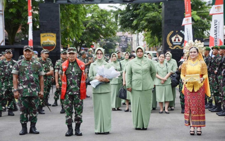 Penyambutan Pangdam I/BB Mayjen TNI Mochammad Hasan di Korem 022/KS, Kamis (6/6)
