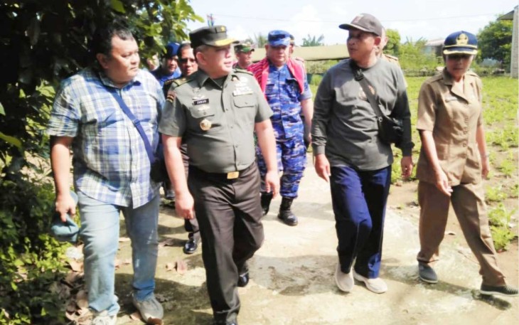 Brigjen TNI Zunan Micdhlori saat meninjau ketahanan pangan 