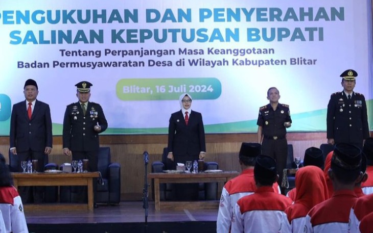 Pengukuhan Anggota BPD oleh Bupati Blitar Rini Syarifah 