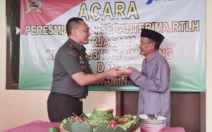 Dandim 0833/Kota Malang Letkol Arm Aris Gunawan syukuran serah terima RTLH