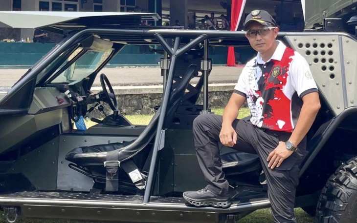 Danyon Kav 8/NSW/2 Kostrad Letkol Kav M. Nuril Ambiyah saat ajang lomba menembak Panglima TNI 2024 di Wing 1 Kopasgat, Jakarta, Minggu (22/9)