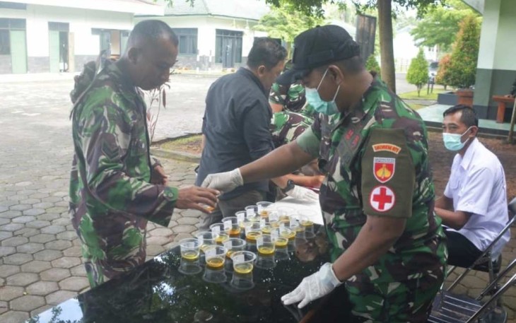 Tes urine prajurit Korem 071 Wijayakusuma, Selasa (10/12)