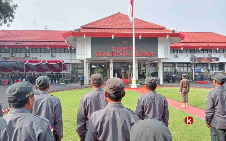 Upacara HUT Satpol PP, Damkar dan Satlinmas yang Dipimpin Walikota Blitar Santoso (Foto : Faisal NR / Klikwarta.com)