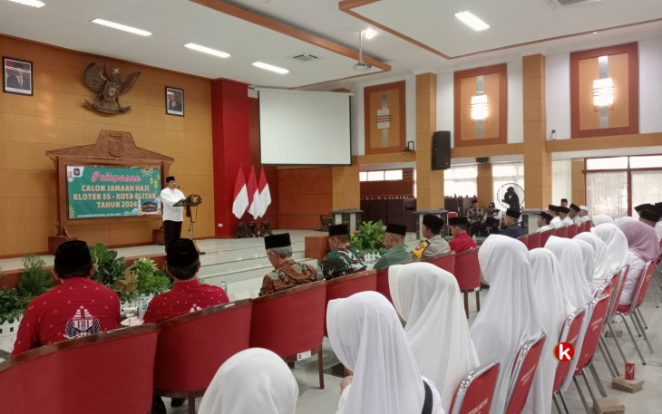 Walikota Blitar Santoso Saat Berikan Sambutan Pada Acara Pelepasan Jemaah Calon Haji Kloter 55 Kota Blitar Tahun 2024 (Foto : Faisal NR / Klikwarta.com)