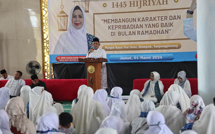 Kepada BKMT Provinsi Kepri, Gubernur Ansar