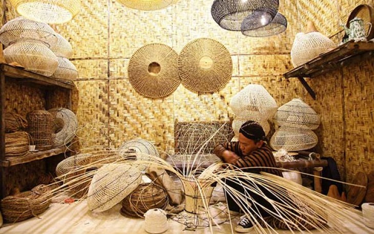 Pelaku UMKM kerajinan tangan 