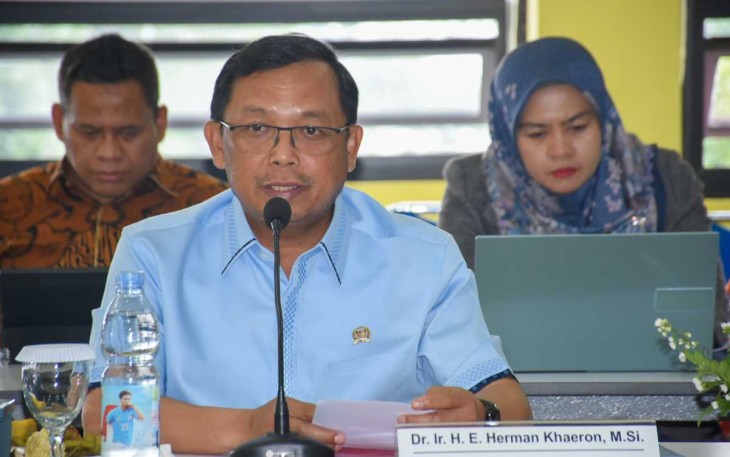 Wakil Ketua BAKN DPR RI, Herman Khaeron, saat mengikuti pertemuan kunjungan kerja BAKN di Lembang, Bandung, Jawa Barat, Jumat (15/11/2024).