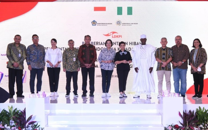 Pemerintah Indonesia saat memberikan bantuan hibah sebanyak 1,5 juta Vaksin Pentavalen ke Nigeria senilai Rp30,3 miliar pada Minggu (28/5/2023) (Doc. KEMLU RI)