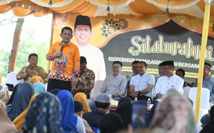 Gubernur Kepulauan Riau H. Ansar Ahmad saat Silaturahmi dengan Warga Tanjung Siambang