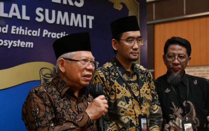 Wakil Presiden (Wapres) K.H. Ma’ruf Amin dalam keterangan pers usai menghadiri Brawijaya Halal Summit 2024, Peluncuran UB Halal Center dan UB Halal Metric, di Universitas Brawijaya (UB), Jl. Veteran No. 10-11, Ketawanggede, Kecamatan Lowokwaru, Malang, Jawa Timur (Jatim), Jumat (19/01/2024).