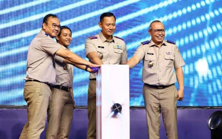 Pembukaan agenda tahunan Kementerian ATR/BPN ditandai dengan penekanan tombol hologram oleh Menteri AHY.
