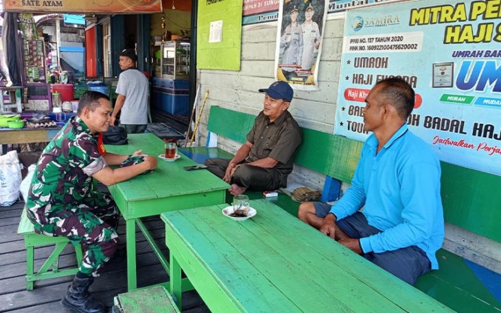 Babinsa Muara Muntai Ajak Warganya Untuk Jaga Keamanan dan Ketertiban Desa