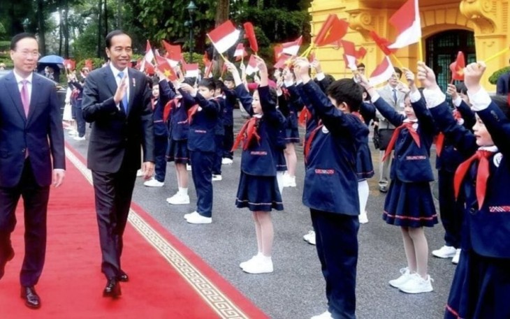 Presiden Jokowi Disambut Upacara Kenegaraan di Istana Presiden, Hanoi, Vietnam, pada Jumat, 12 Januari 2024.