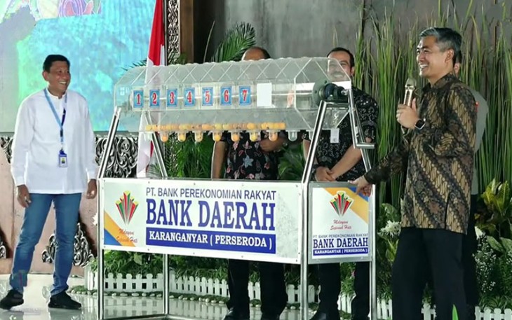 Bank Daerah Karanganyar menggelar undian tahap I tahun 2024 tabungan Sembada Plus dan Sicermat Simpel, di Pendopo Rumah Dinas Bupati Karanganyar, Jumat (3/4/2024).