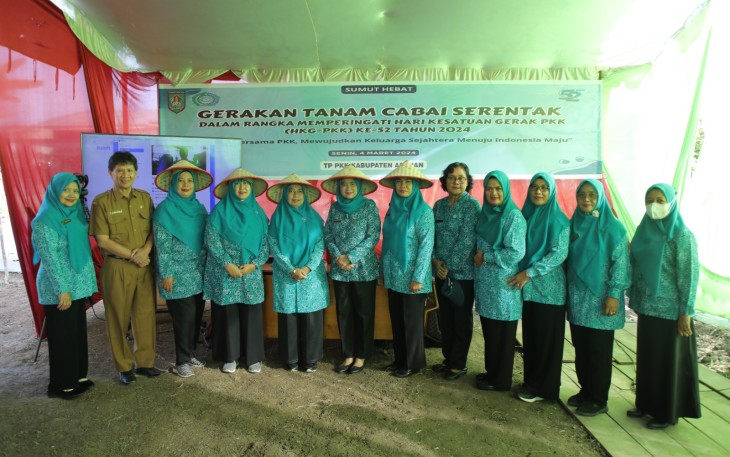 TP PKK Kabupaten Asahan Ikut Gerakan Tanam Cabai Serentak 