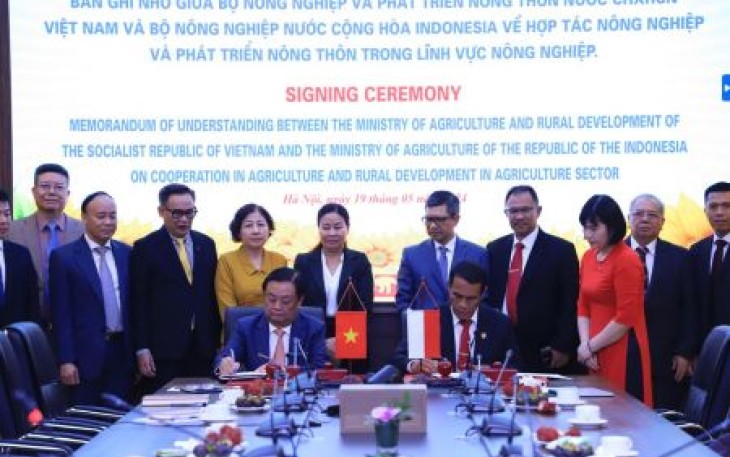 Mentan Andi Amran Sulaiman mendatangani MoU pertanian dengan Vietnam, Minggu (19/5)
