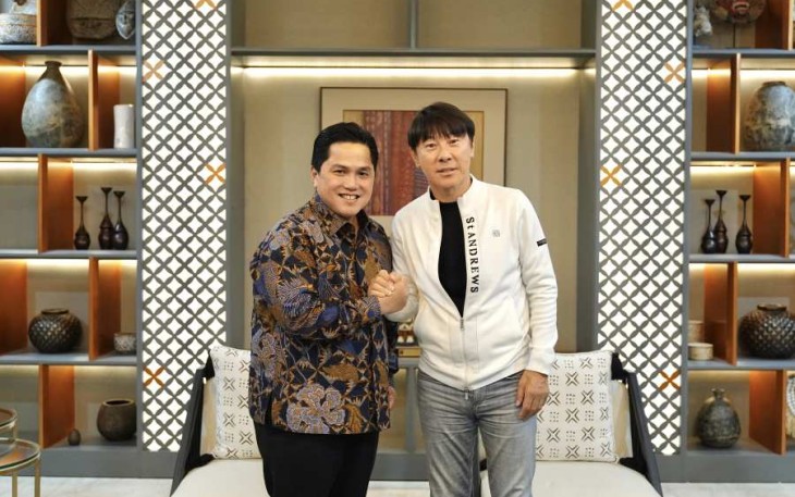 Ketum PSSI Erick Thohir bersama Shin Tae-yong 