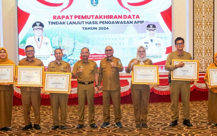 Penyerahan Penghargaan 
