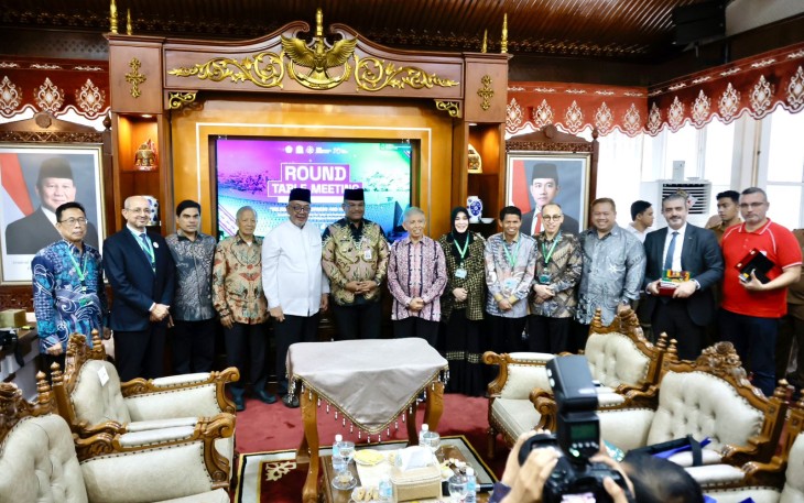 Foto bersama usai acara