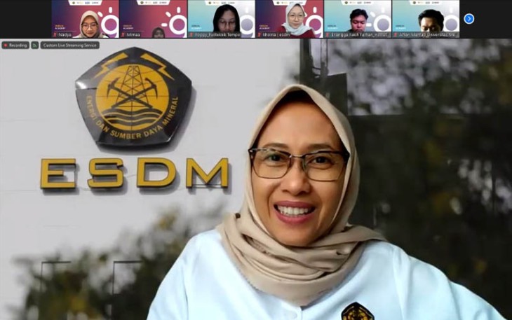 Tenaga Ahli Menteri Energi Sumber Daya dan Mineral (ESDM) Bidang Ketenagalistrikan, Sripeni Inten Cahyani yang akrab dipanggil Inten, pada Stadium General "Membangun Ekosistem Kendaraan Listrik" secara daring yang diikuti oleh 89 mahasiswa Gerilya Academy, Senin (19/2).