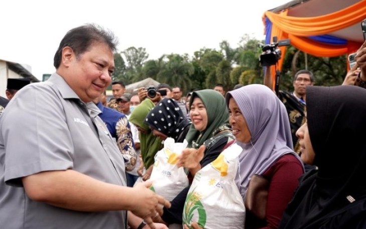 Menko Airlangga saat Luncurkan Program Bantuan Pangan Wilayah Provinsi Jambi