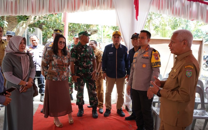 Bupati dan Forkopimda Kabupaten Asahan Tinjau Pendistribusian Logistik Pemilu 2024 di Kecamatan Simpang Empat