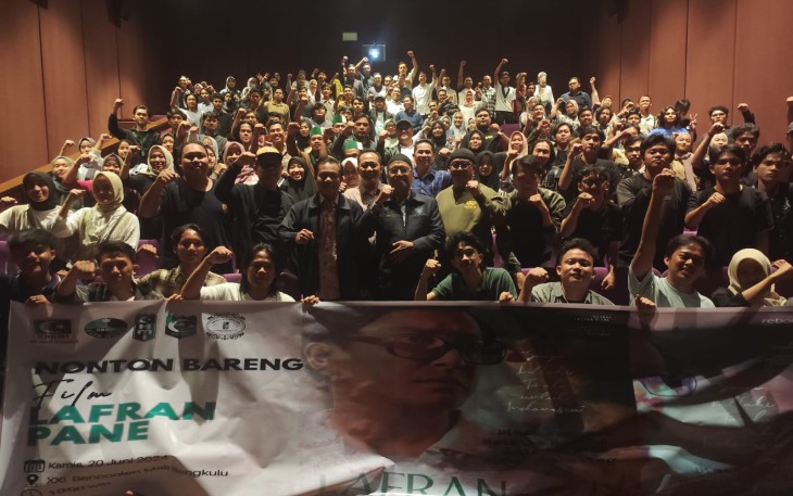 Antuasias kader HMI saat nobar pada gelombang sesi pertama.