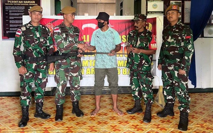 Warga Sebatik Serahkan Senpi secara Sukarela 