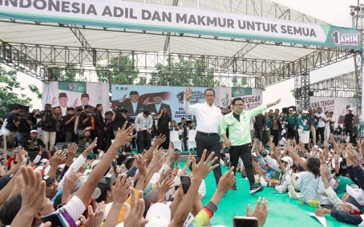 Pasangan capres-cawapres nomor urut 01, Anies Baswedan-Muhaimin Iskandar atau AMIN pada Selasa (30/1) pagi saat menggelar kampanye akbar di Lapangan Pendawa, Slawi, Kabupaten Tegal, Jawa Tengah.