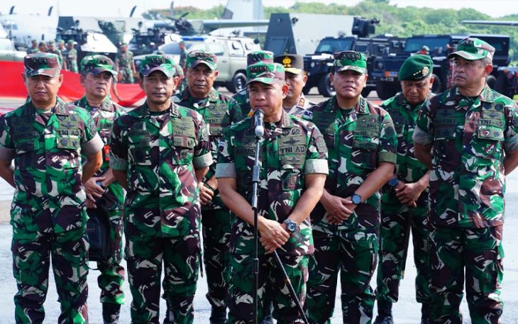 Panglima TNI Jenderal TNI Agus Subiyanto pada saat Apel Gelar Pengamanan Pemilu 2024