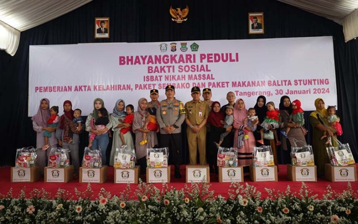 Bhayangkari Banten Gelar Bakti Sosial dan Nikah Massal